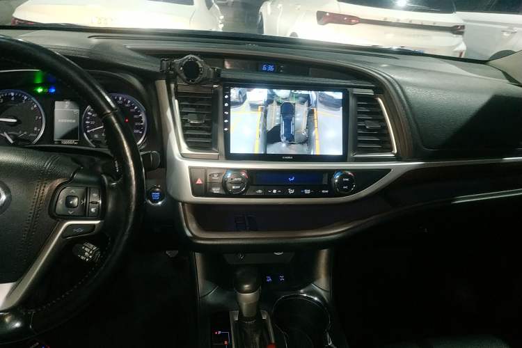 Used Toyota Highlander 2015 2.0T Four-Wheel Drive Ultimate Edition 7-Seater
