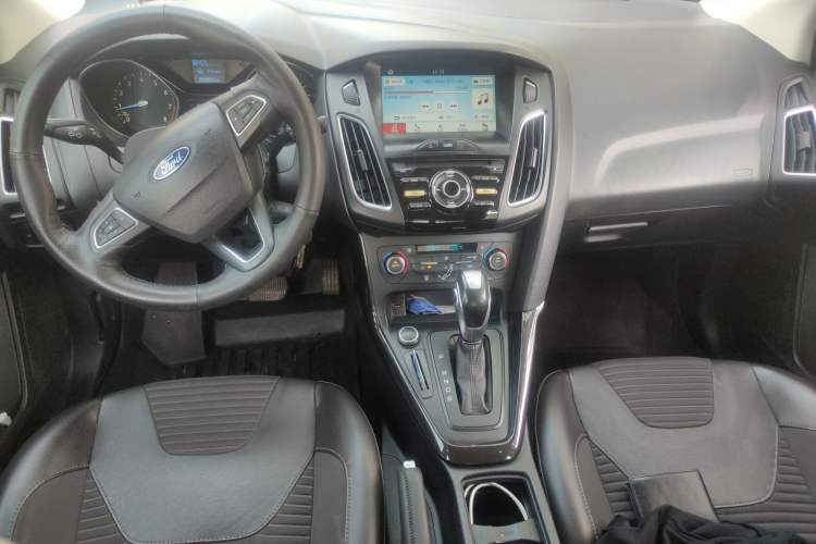 Used Ford Focus 2017 Sedan 1.6L Automatic Fashion Edition Smart Drive Version
