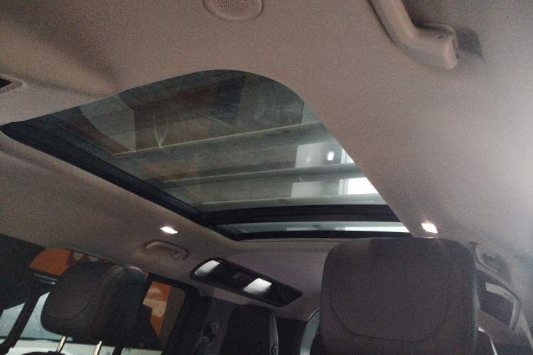 Used Land Rover Defender 2023 Facelift 110 3.0T P400 Dark Edition
