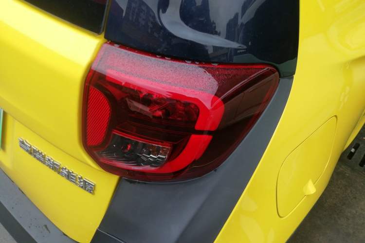 Used Chery Little Ant 2022 Revised Version Sweet Pink Edition Half-Sugar Version Lithium Iron Phosphate 30.7 kWh 30 kW 301 km