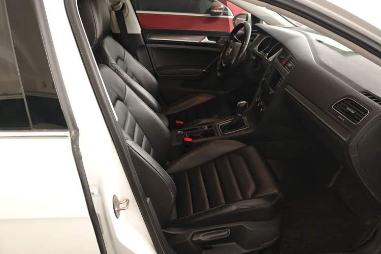 Used Volkswagen Golf 2016 230TSI Automatic Luxury Version