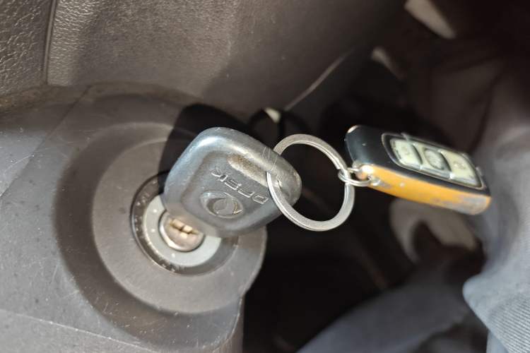 Used Dongfeng Fengon 330 2014 1.5L Manual Utility Version DK15