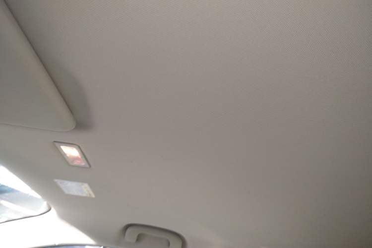 Used Roewe Clever 2021 302 km New Four-Seater Super-Efficient Version