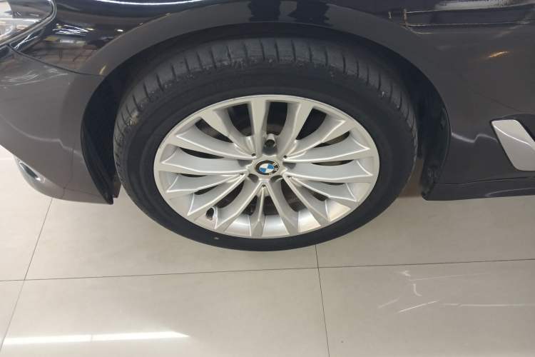 Used BMW 5 Series 2019 525Li Luxury Package
