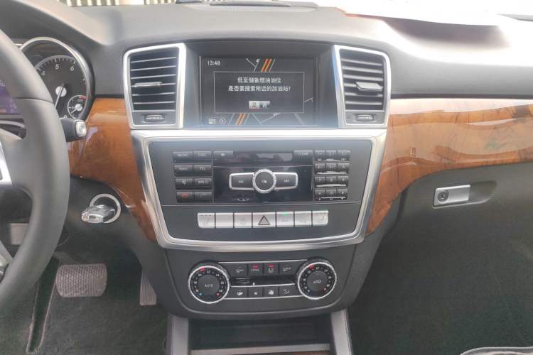 Used Mercedes-Benz M-Class 2014 ML 400 4MATIC Dynamic Model