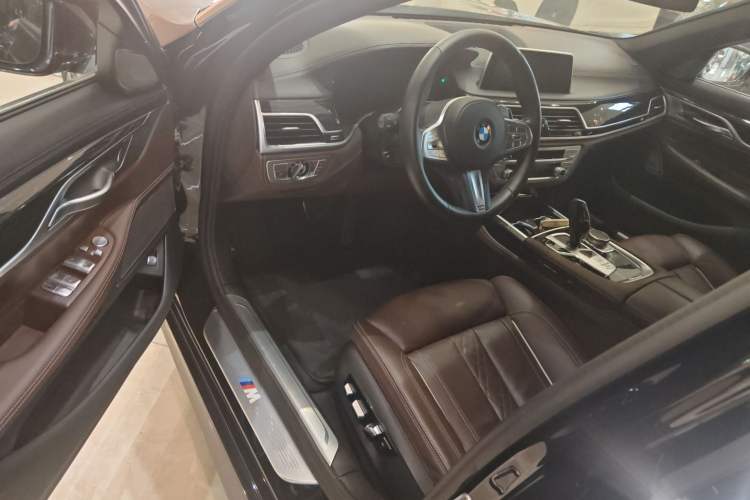 Used BMW 7 Series 2021 740Li Leading Model M Sport Package
