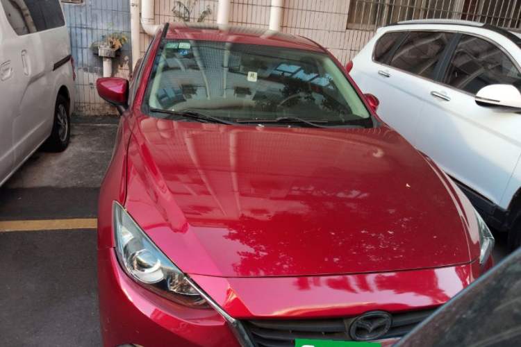 Used Mazda Mazda 3 Axela 2016 Sedan 1.5L Automatic Luxury Model
