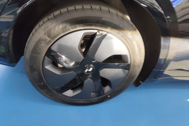 Used ONVO L60 2024 60 kWh All-Wheel Drive
