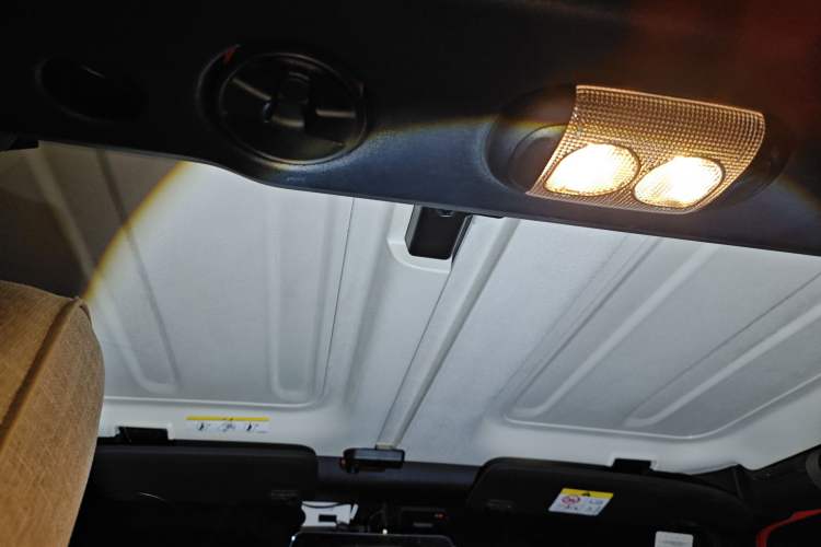 Used Jeep Wrangler 2014 2.8TD Sahara Four-Door Edition
