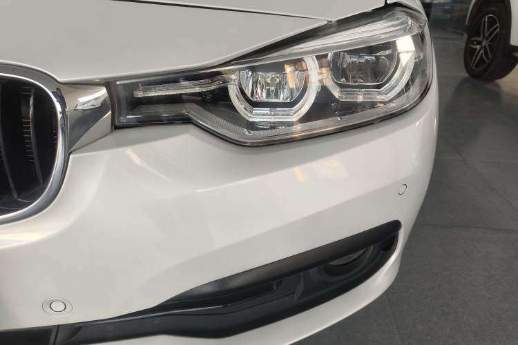 Used BMW 3 Series 2016 316i Fashion Model
