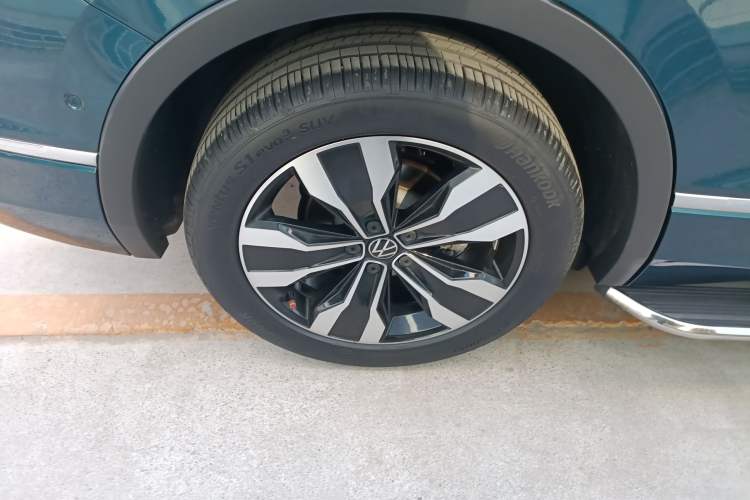 Used Volkswagen Tiguan L 2023 330TSI Automatic Two-Wheel Drive R-Line Enjoyment Edition
