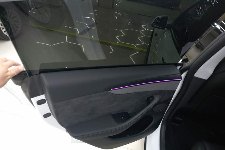 Used Tesla Model Y 2025 Long-Range All-Wheel-Drive Version
