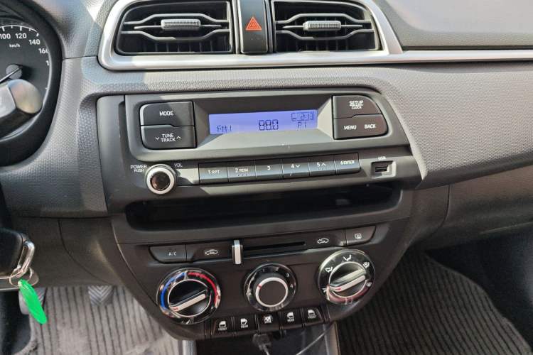 Used Hyundai Verna 2017 1.4L Manual Refreshed Version China V Standard
