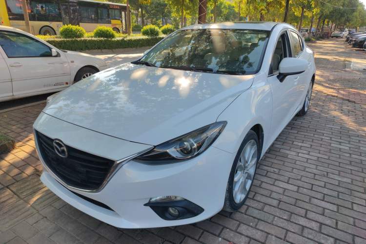 Used Mazda Mazda 3 Axela 2014 Sedan 2.0L Automatic Sport Model
