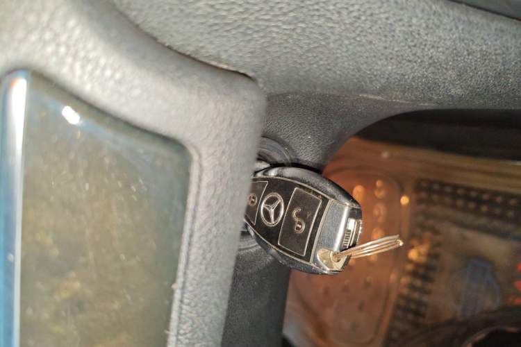 Used Mercedes-Benz R-Class 2014 R 320 4MATIC Luxury Model
