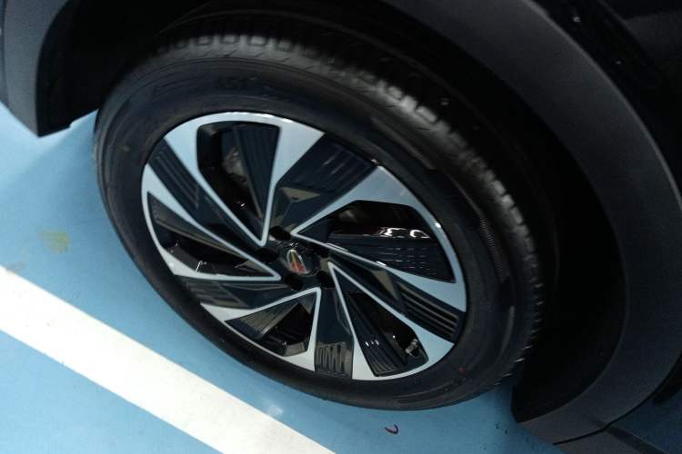 Used Hongqi HS7 PHEV 2024 2.0T PHEV Four-Wheel Drive Flagship Edition 6 Seats
