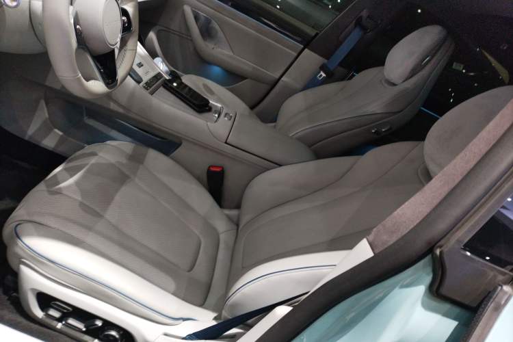 Used Hima Luxeed S7 2025 785 km Ultra