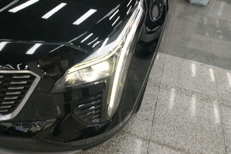 Used Cadillac XT4 2022 28T Two-Wheel Drive Prestige Version
