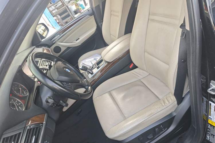 Used BMW X6 2014 xDrive35i five-seater
