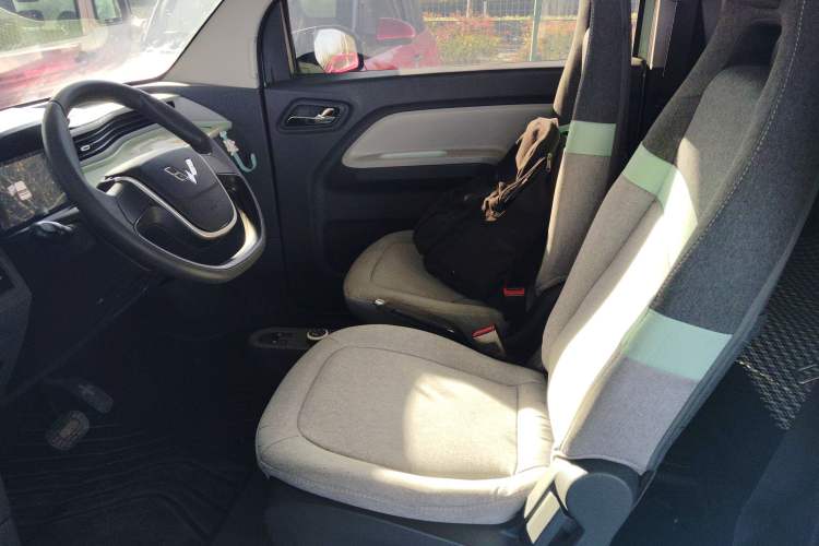 Used Wuling Hongguang MINIEV 2021 Macaron Premium Model – Lithium Iron Phosphate
