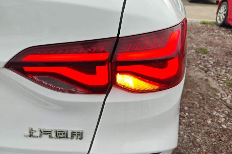 Used Chevrolet Monza 2022 320 Automatic Enjoyment Sunroof Version
