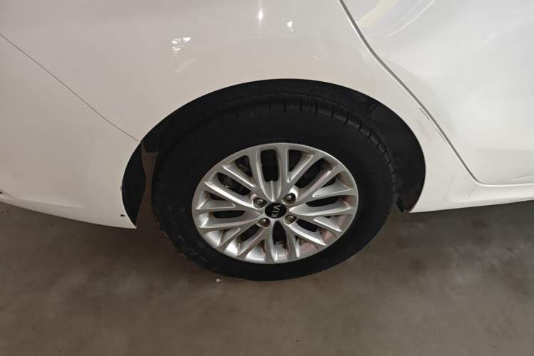 Used Kia K2 2017 Sedan 1.4L Manual Transmission 15th Anniversary Special Edition GLS
