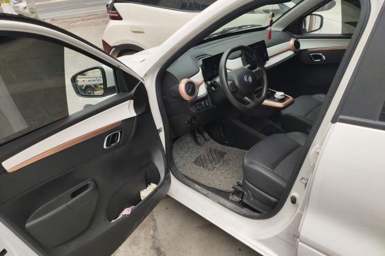 Used Dongfeng NAMMI BOX 2022 Chasing Wind Edition 331 km Standard Model