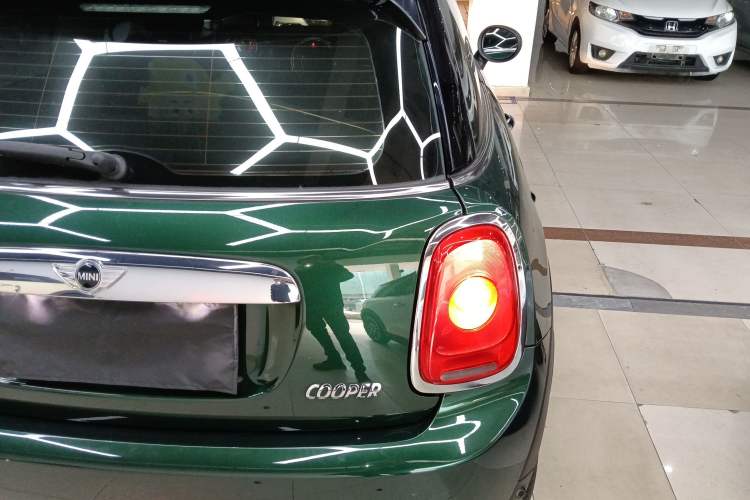 Used  MINI 2016 1.5T COOPER
