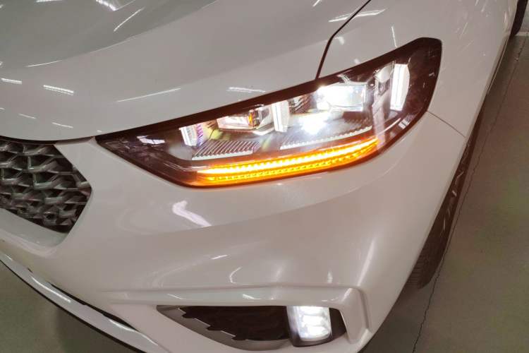 Used Wey VV5 2021 1.5T Two-Wheel Drive Smart Pioneer