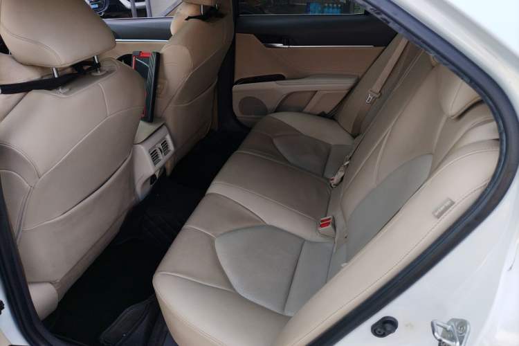 Used Toyota Camry 2018 2.0G Luxury Edition
