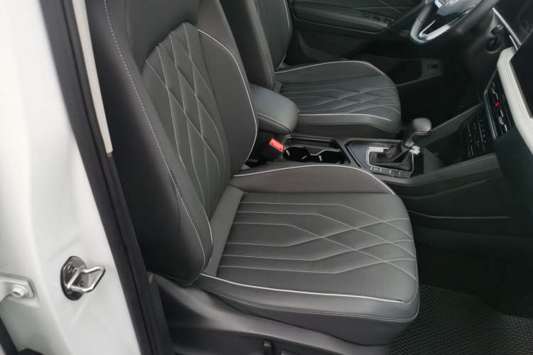 Used Volkswagen Tiguan L 2024 300TSI Automatic Two-Wheel Drive Smart Edition
