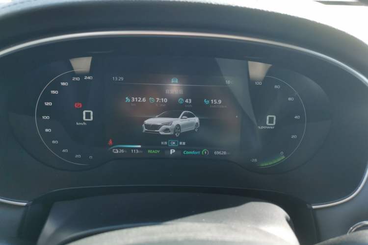 Used Roewe i6 MAX New Energy 2022 EV 500 Grand Touring Edition with Sunroof
