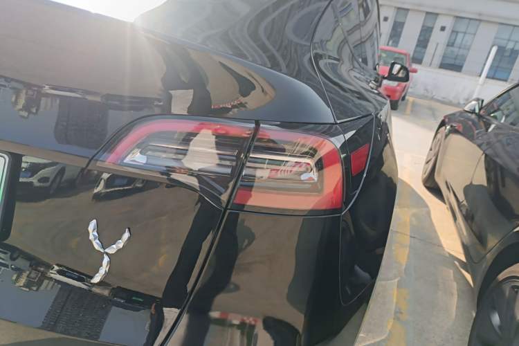 Used Tesla Model Y 2022 Long-Range All-Wheel-Drive Version
