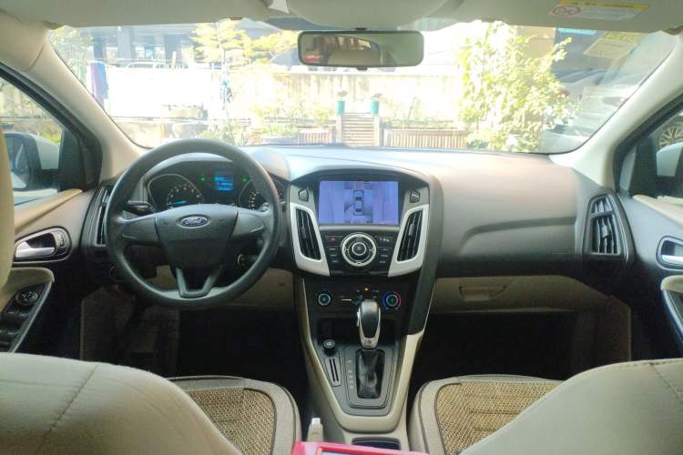 Used Ford Focus 2015 Sedan 1.6L Automatic Comfort Model
