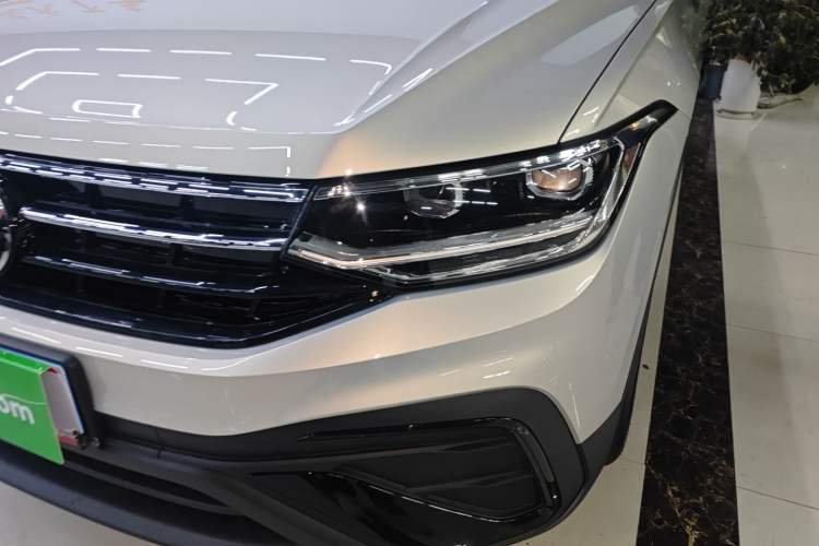 Used Volkswagen Tiguan L 2025 Model, Outstanding Version, 300TSI Automatic Two-Wheel Drive Longteng Edition