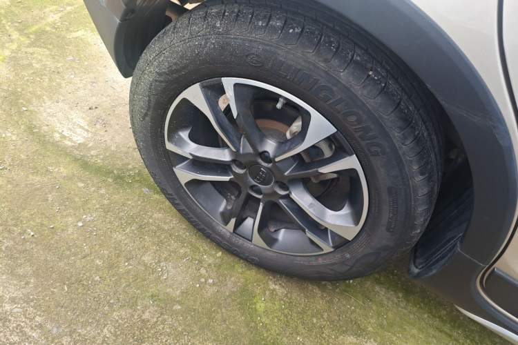 Used Geely Auto Vision X3 2019 Upgraded Model 1.5L CVT Elite Version
