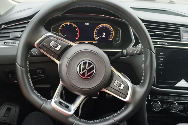 Used Volkswagen Tiguan L 2021 330TSI Automatic Two-Wheel Drive R-Line Enhanced Edition
