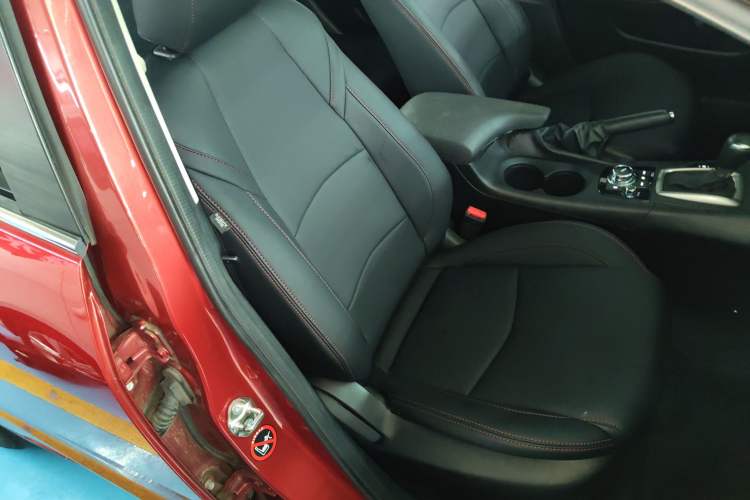 Used Mazda Mazda 3 Axela 2019 Cloud-Controlled Version Sedan 1.5L Automatic Comfort Trim China VI Standard
