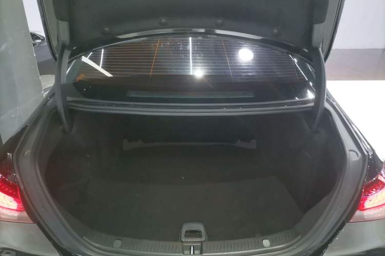 Used Mercedes-Benz E-Class 2022 Revised Version E 300 L Sporty and Stylish Edition