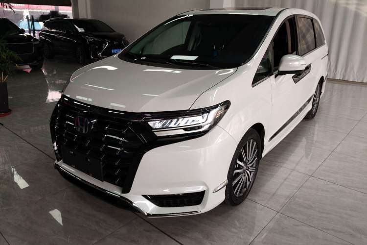 Used Honda Elysion 2022 2.0L eHEV Luxury First Edition
