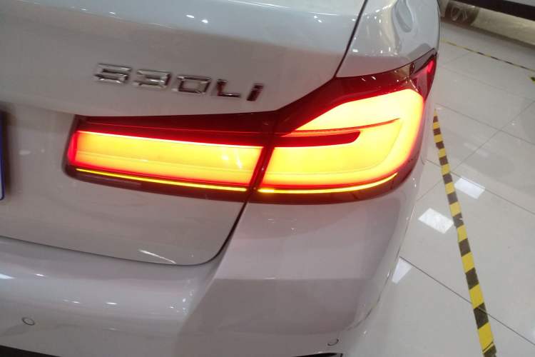 Used BMW 5 Series 2022 Second Facelift 530Li Leading Edition M Sport Package
