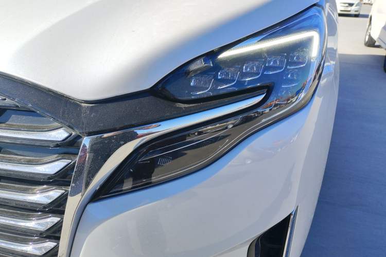 Used Buick GL8 2023 ES Lu Zun Deluxe Model
