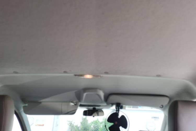 Used Ford Transit 2020 2.0T Gasoline Multi-Purpose Commercial Vehicle Mid-Drive Low-Roof Lift-Up Tailgate China VI Standard