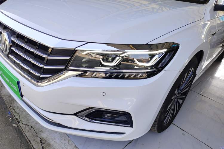 Used Volkswagen Passat 2019 330TSI Luxury Edition China VI Standard
