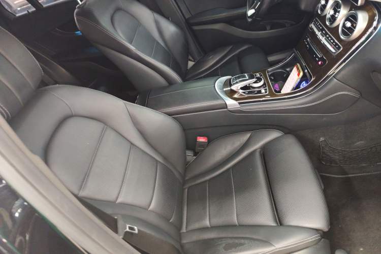 Used Mercedes-Benz GLC 2019 Facelift GLC 260 L 4MATIC Luxury Model
