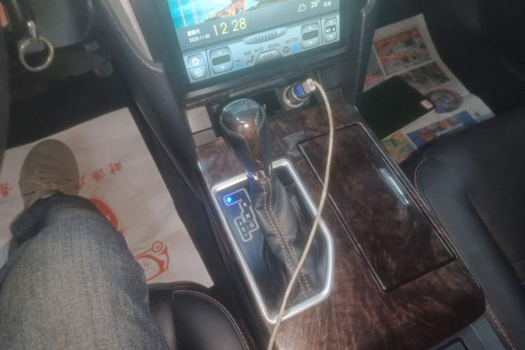 Used Toyota Camry 2016 2.0G 10th Anniversary Leading Edition
