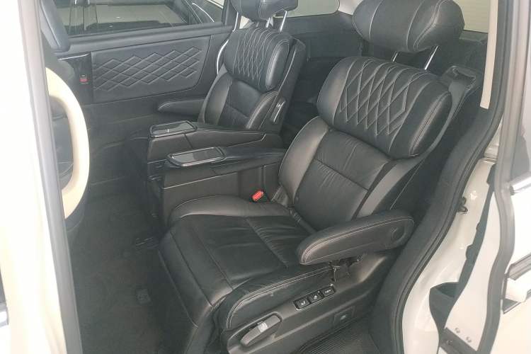 Used Honda Elysion 2019 2.0L Hybrid Luxury Edition