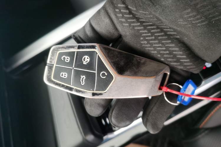 TDK.VehicleDetails.img