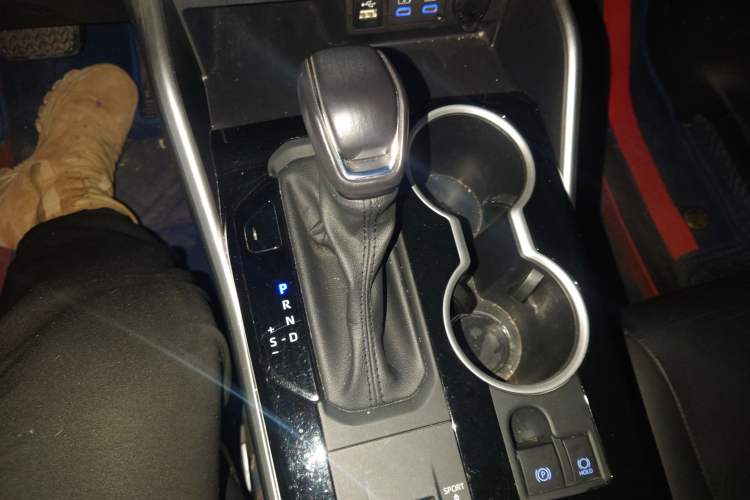 Used Toyota Highlander 2022 Dual-Engine 2.5L Four-Wheel Drive Prestige Version 7 Seats
