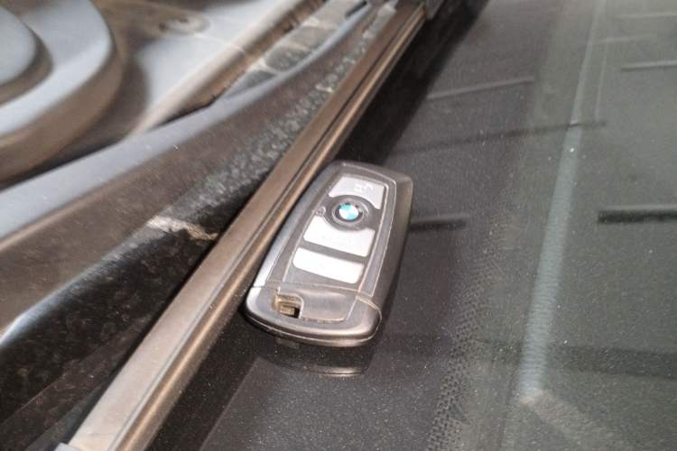 Used BMW 5 Series 2014 530Li Leading Model